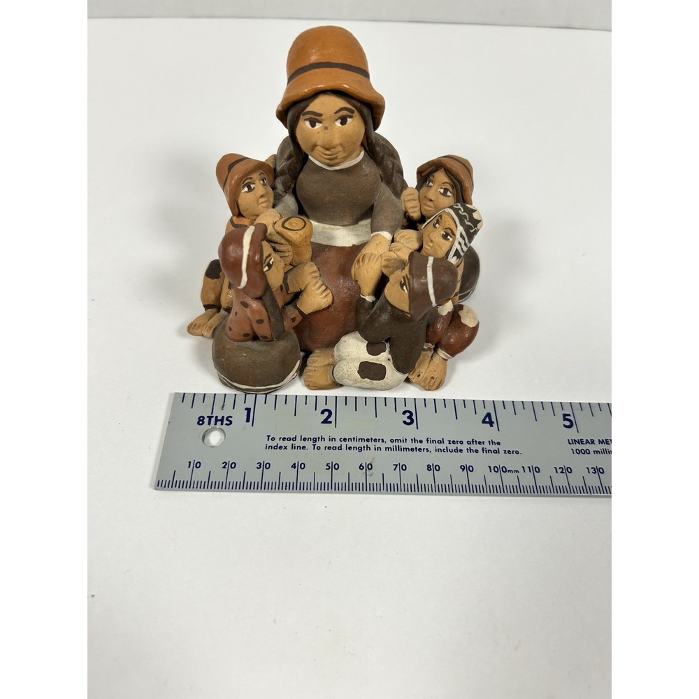 Peru Storyteller Whistle Mother Gathering with 5 Children Clay Art Sculpture - Picture 7 of 7